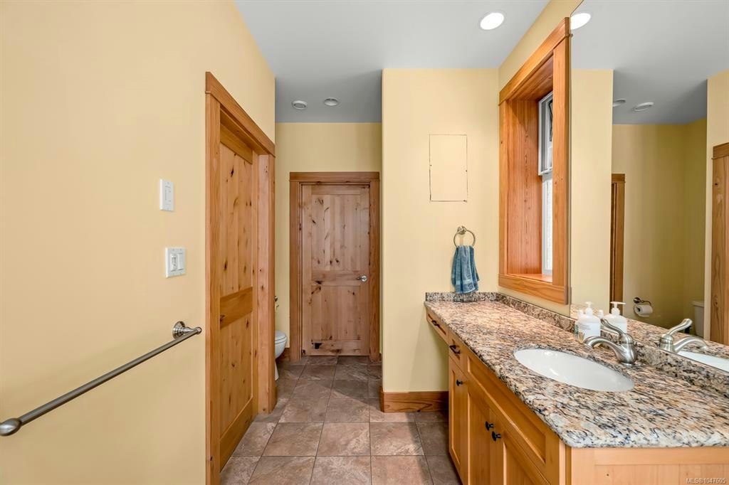 652 Fox Road, Quadra Island, BC, V0P 1N0 - 40