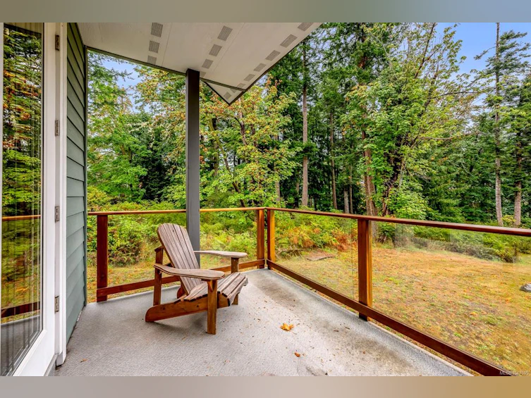 652 Fox Road, Quadra Island, BC, V0P 1N0 - 87