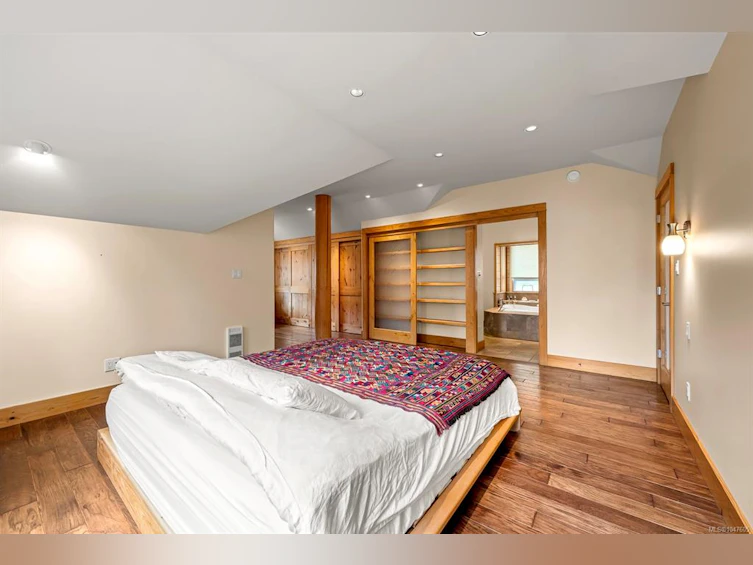 652 Fox Road, Quadra Island, BC, V0P 1N0 - 27