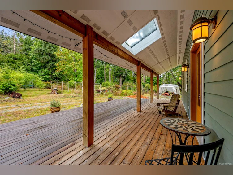 652 Fox Road, Quadra Island, BC, V0P 1N0 - 70