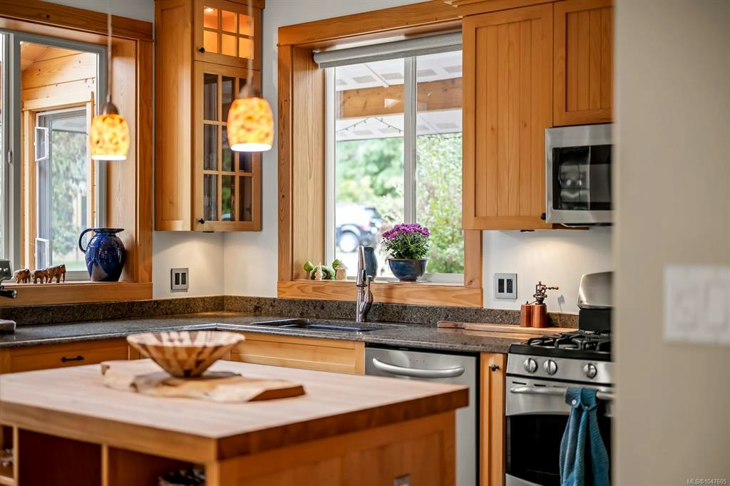 652 Fox Road, Quadra Island, BC, V0P 1N0 - 7