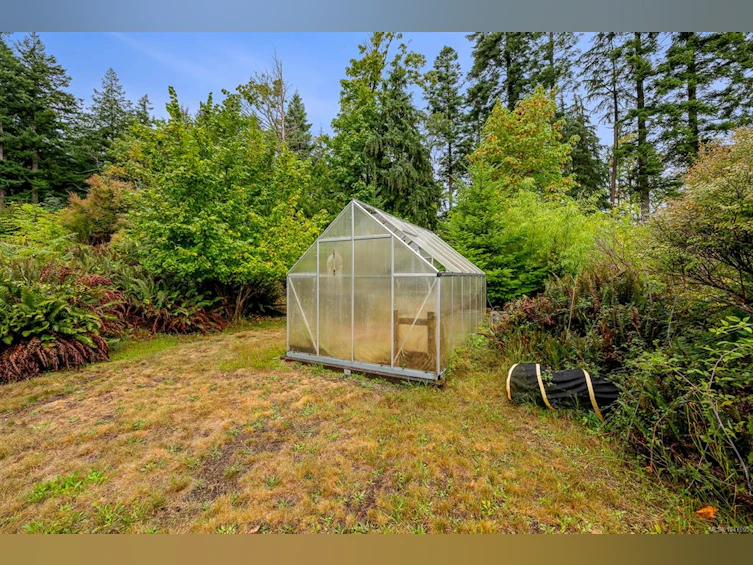 652 Fox Road, Quadra Island, BC, V0P 1N0 - 56