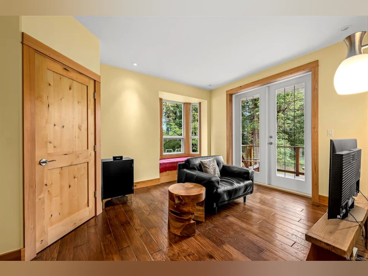 652 Fox Road, Quadra Island, BC, V0P 1N0 - 34