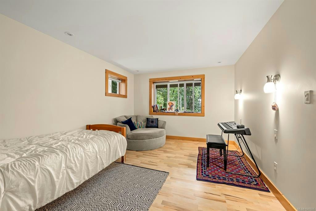 652 Fox Road, Quadra Island, BC, V0P 1N0 - 32