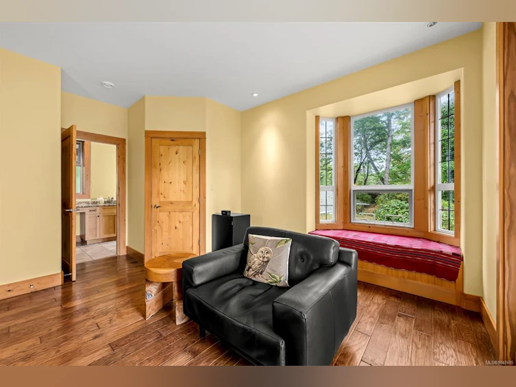 652 Fox Road, Quadra Island, BC, V0P 1N0 - 36