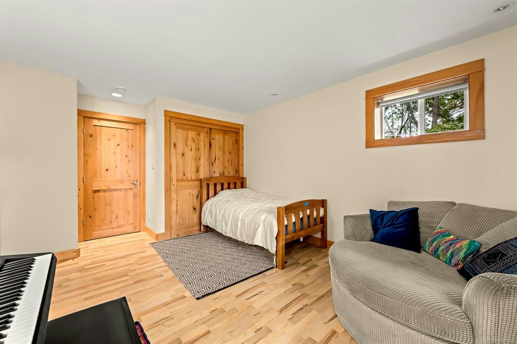 652 Fox Road, Quadra Island, BC, V0P 1N0 - 33