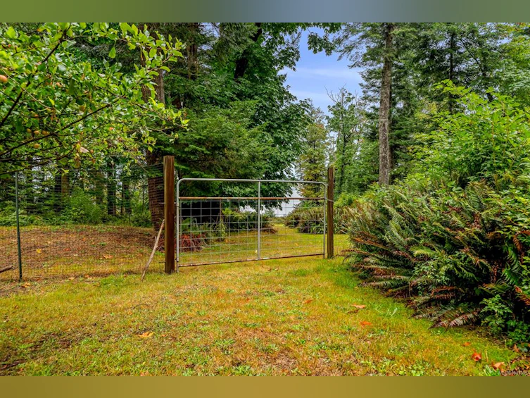 652 Fox Road, Quadra Island, BC, V0P 1N0 - 76