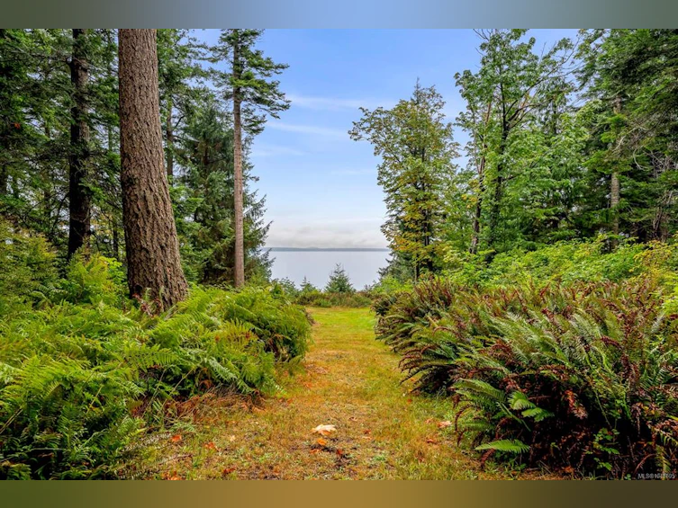 652 Fox Road, Quadra Island, BC, V0P 1N0 - 77
