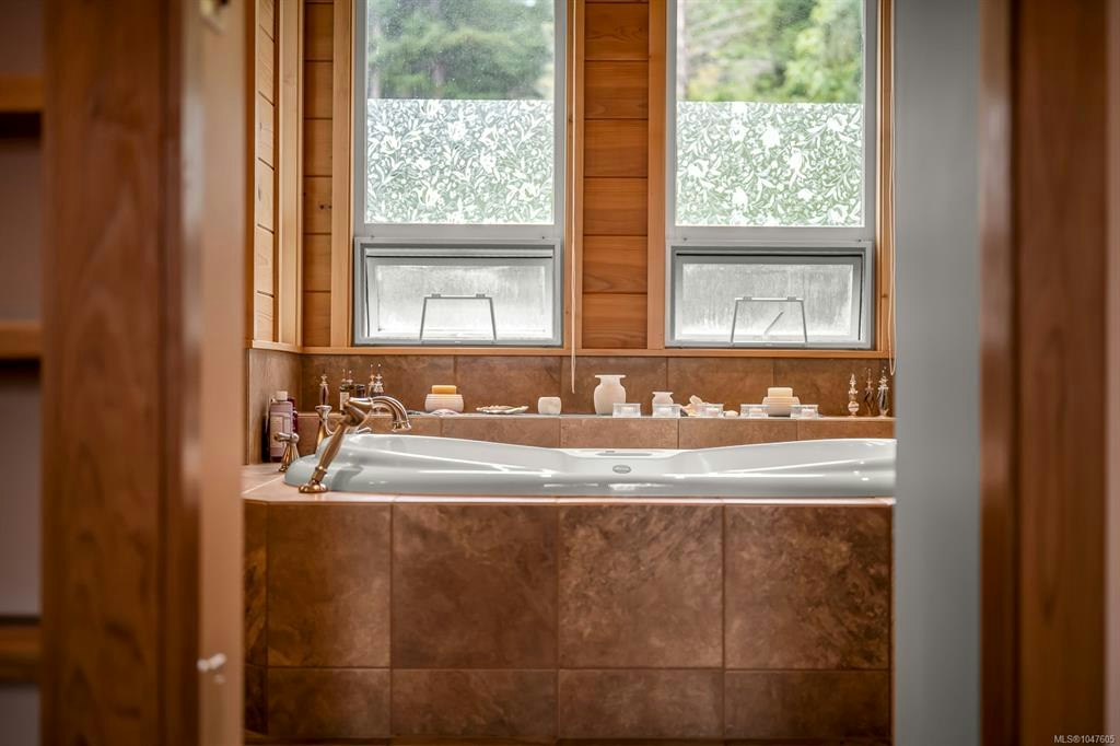 652 Fox Road, Quadra Island, BC, V0P 1N0 - 18