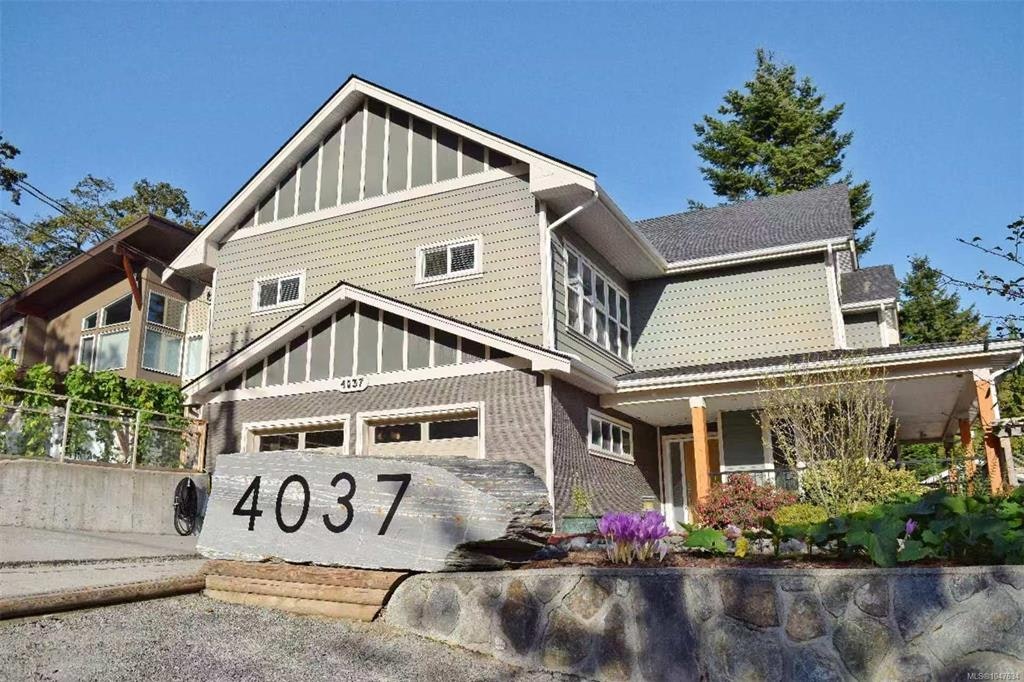 4037 Nelthorpe Street, Saanich, BC, V8X 2A2