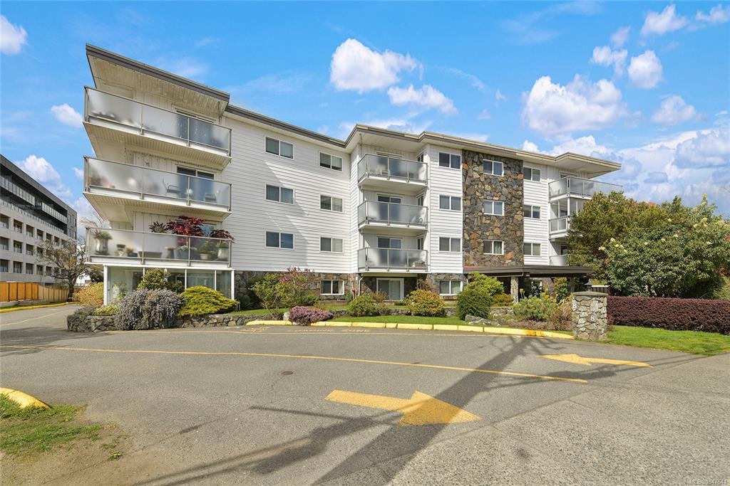 214-848 Esquimalt Road, Esquimalt, BC, V9A 6W9