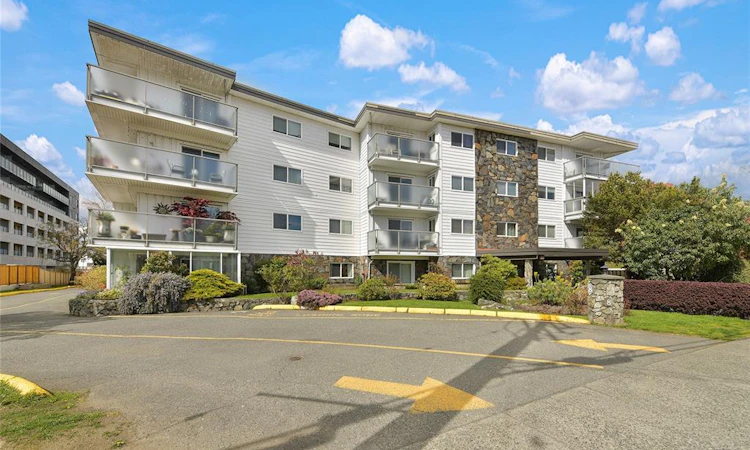 214-848 Esquimalt Road