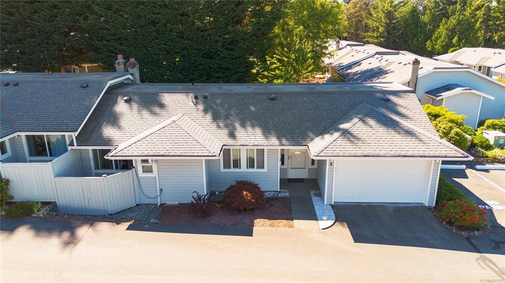 9-3966 Cedar Hill Cross Road, Saanich, BC, V8P 5R4