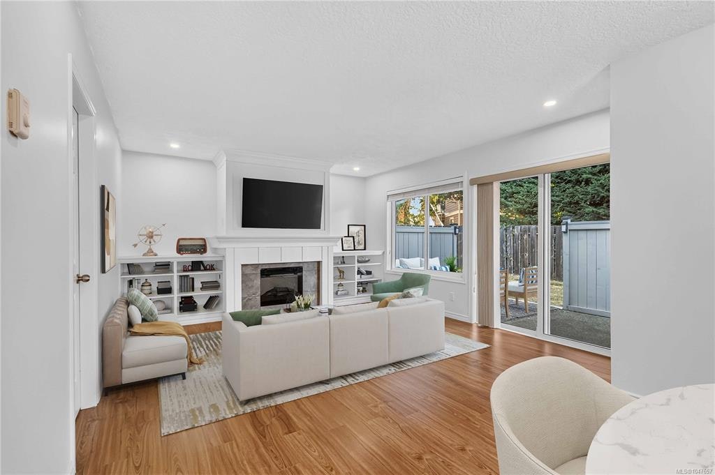 9-3966 Cedar Hill Cross Road, Saanich, BC, V8P 5R4