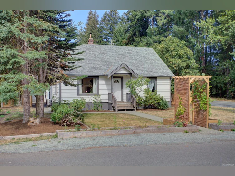 6810 Third Street, Honeymoon Bay, BC, V0R 1Y0