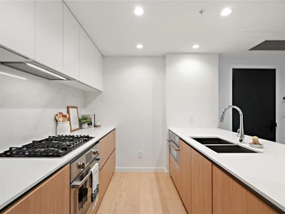 222-2000 Hannington Road - 3