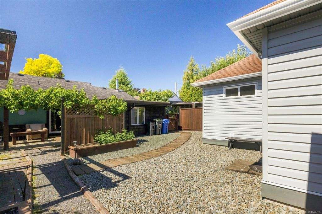 460 Bundock Avenue - 4