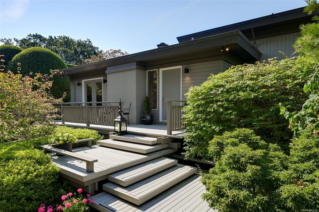 1557 Edgemont Road, Saanich, BC, V8N 4P7