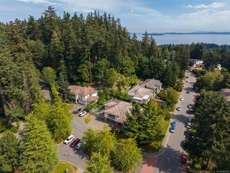948 Boulderwood Rise, Saanich, BC, V8Y 3G5 - 82