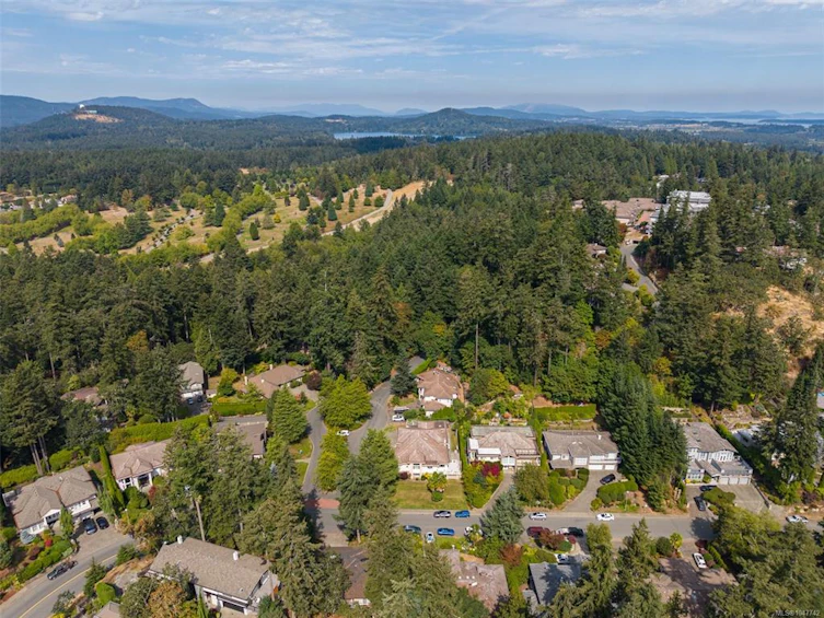 948 Boulderwood Rise, Saanich, BC, V8Y 3G5 - 89