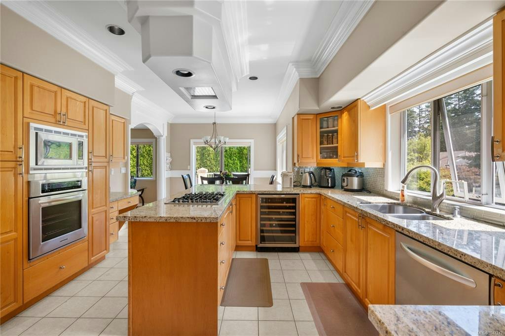 948 Boulderwood Rise, Saanich, BC, V8Y 3G5 - 11