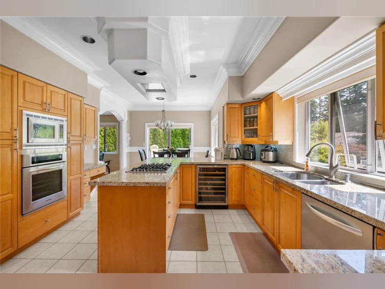 948 Boulderwood Rise, Saanich, BC, V8Y 3G5 - 11