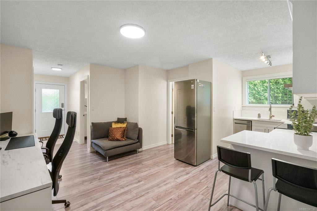 948 Boulderwood Rise, Saanich, BC, V8Y 3G5 - 52