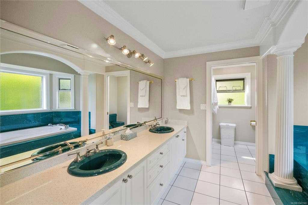 948 Boulderwood Rise, Saanich, BC, V8Y 3G5 - 28