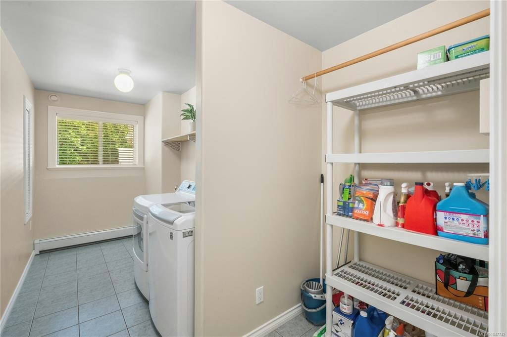 948 Boulderwood Rise, Saanich, BC, V8Y 3G5 - 51