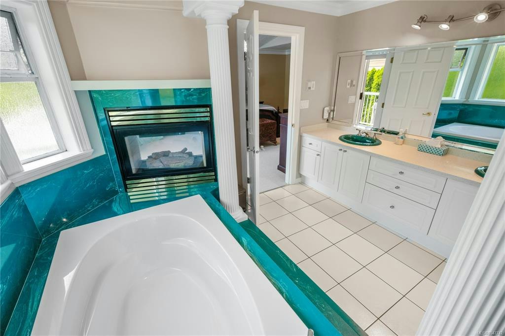 948 Boulderwood Rise, Saanich, BC, V8Y 3G5 - 30