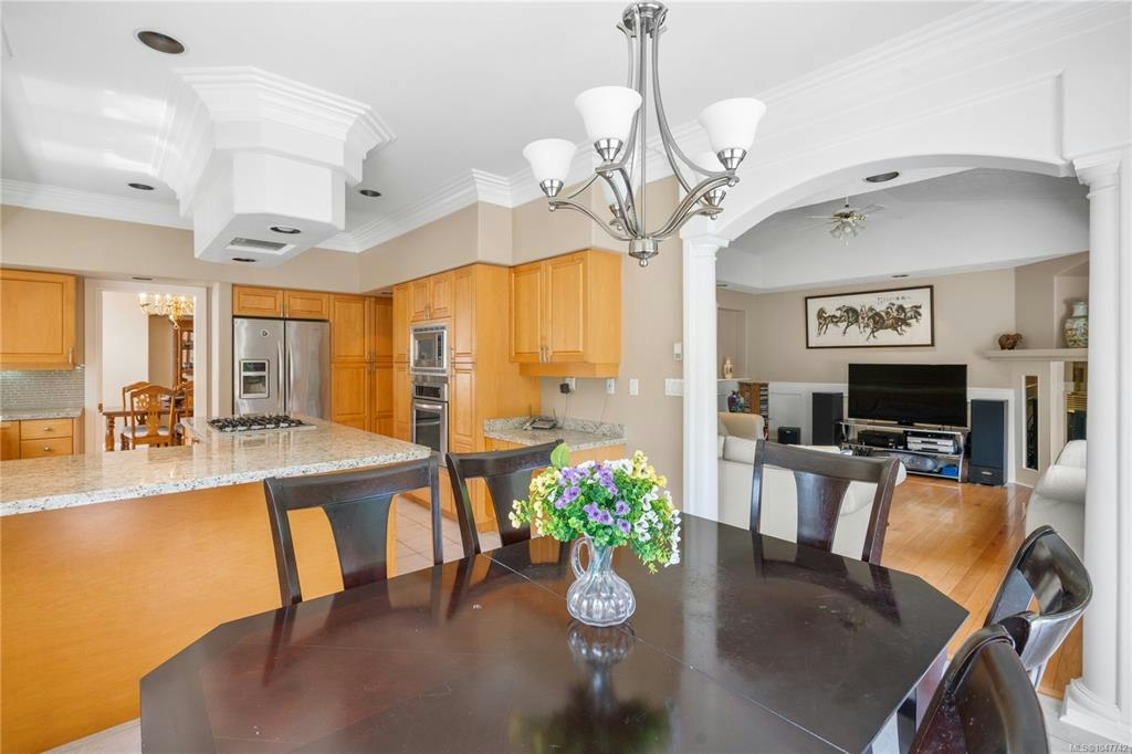 948 Boulderwood Rise, Saanich, BC, V8Y 3G5 - 20