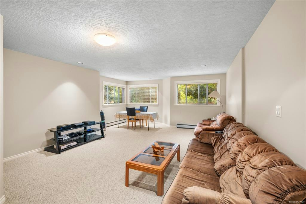 948 Boulderwood Rise, Saanich, BC, V8Y 3G5 - 44