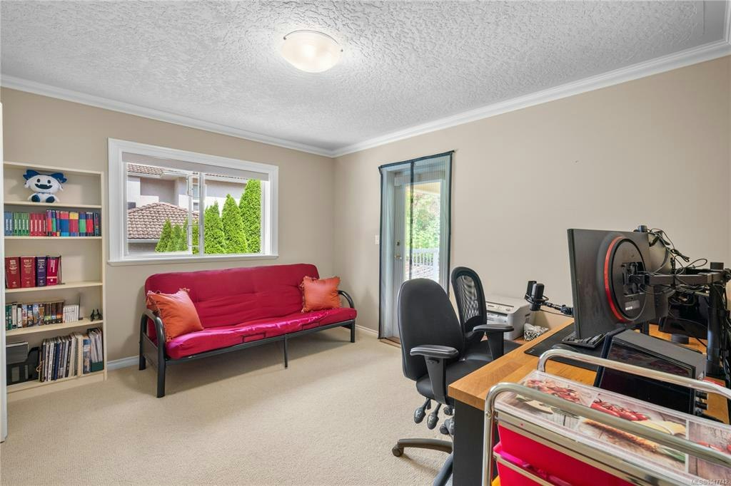 948 Boulderwood Rise, Saanich, BC, V8Y 3G5 - 43