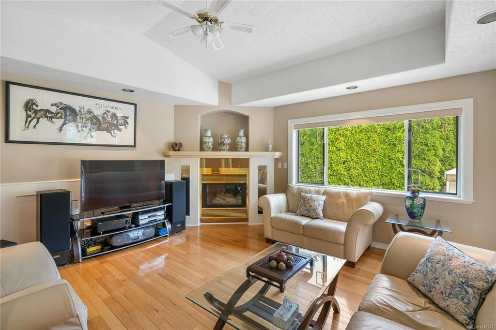 948 Boulderwood Rise, Saanich, BC, V8Y 3G5 - 23