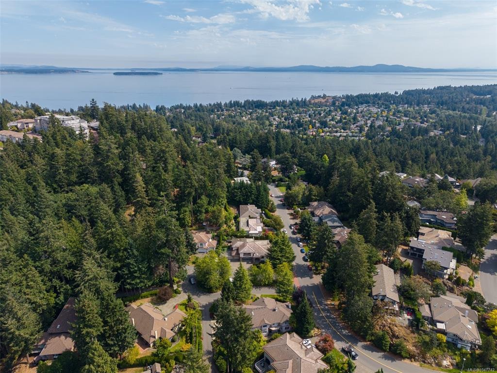 948 Boulderwood Rise - 2