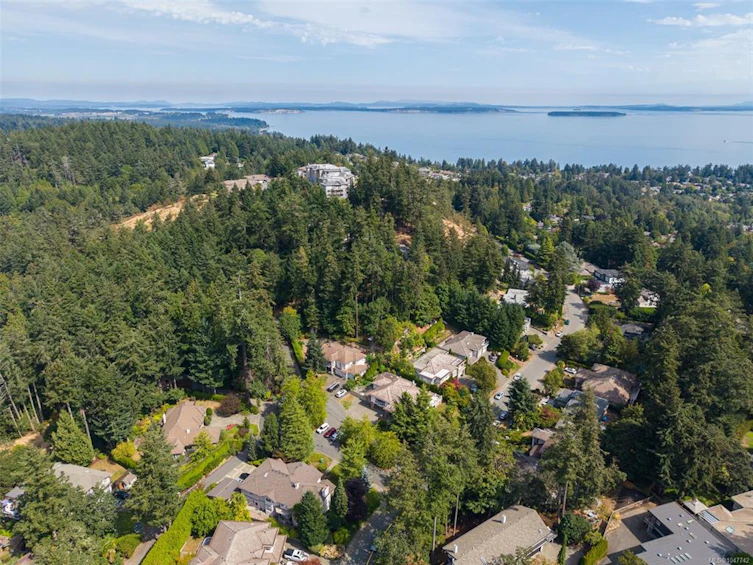 948 Boulderwood Rise, Saanich, BC, V8Y 3G5 - 88