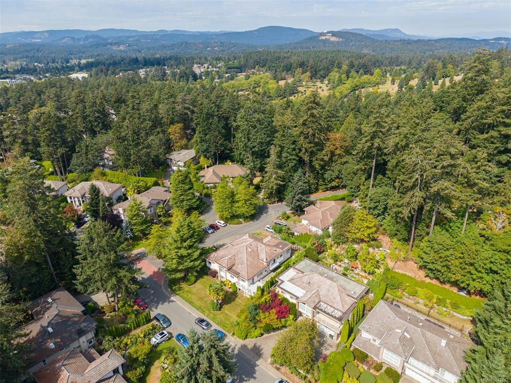 948 Boulderwood Rise, Saanich, BC, V8Y 3G5 - 86