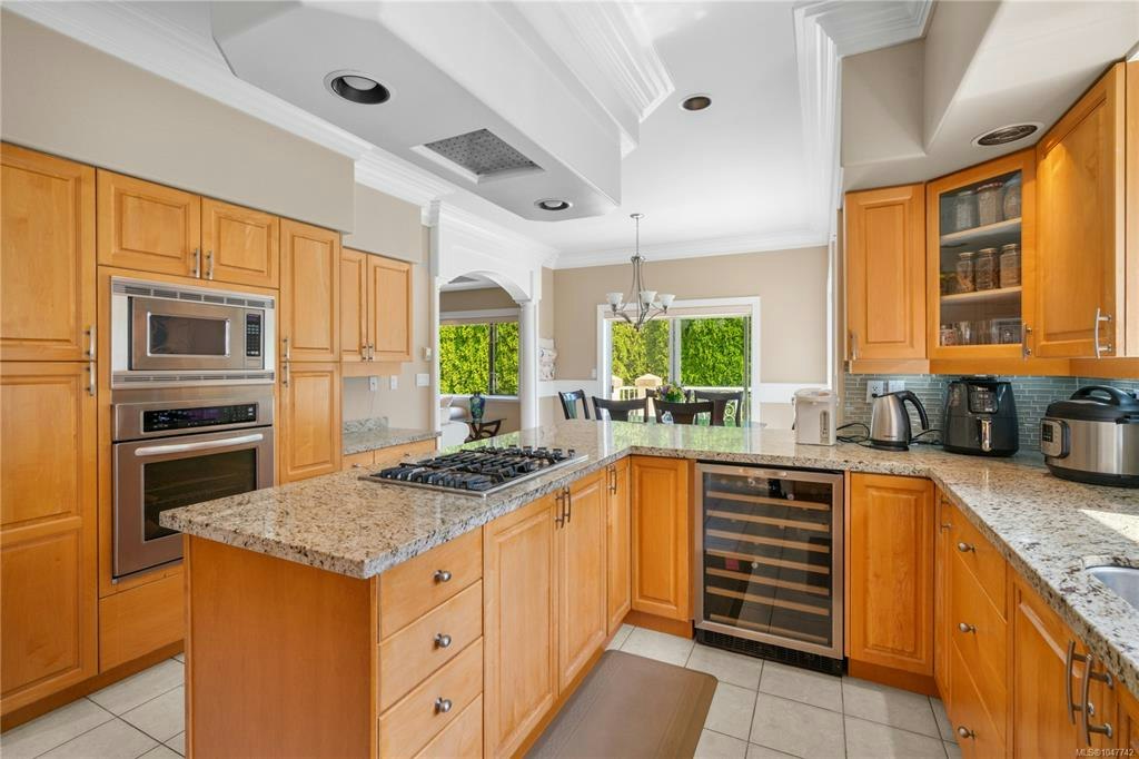 948 Boulderwood Rise, Saanich, BC, V8Y 3G5 - 12
