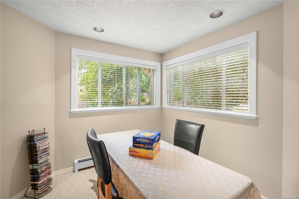 948 Boulderwood Rise, Saanich, BC, V8Y 3G5 - 45