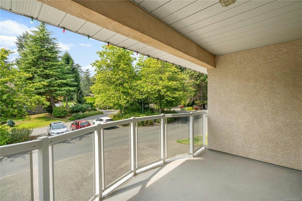 948 Boulderwood Rise, Saanich, BC, V8Y 3G5 - 36