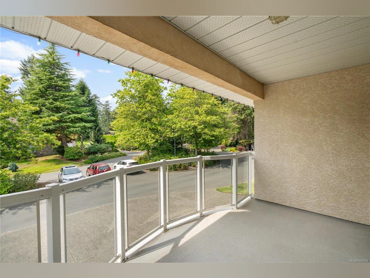 948 Boulderwood Rise, Saanich, BC, V8Y 3G5 - 36