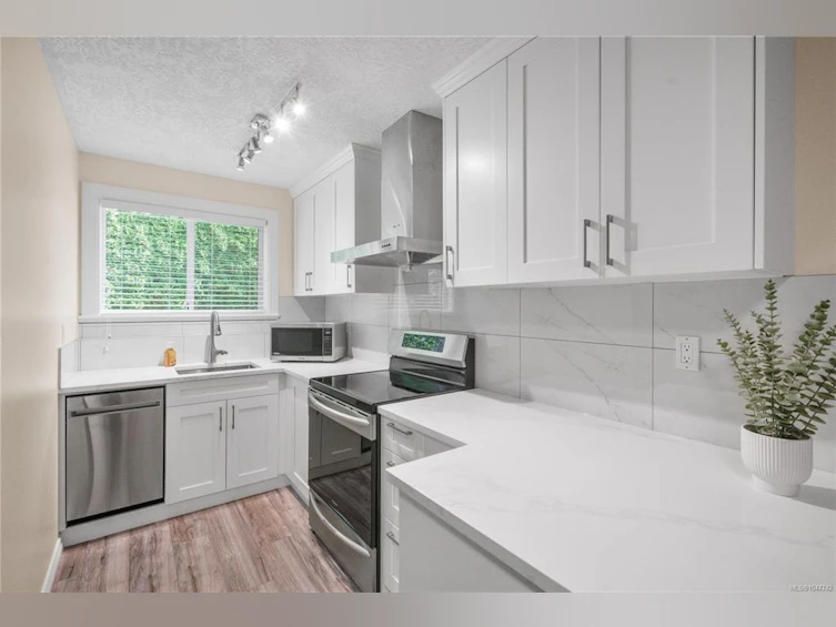 948 Boulderwood Rise, Saanich, BC, V8Y 3G5 - 53