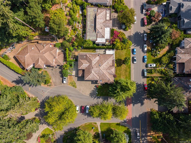 948 Boulderwood Rise, Saanich, BC, V8Y 3G5 - 81