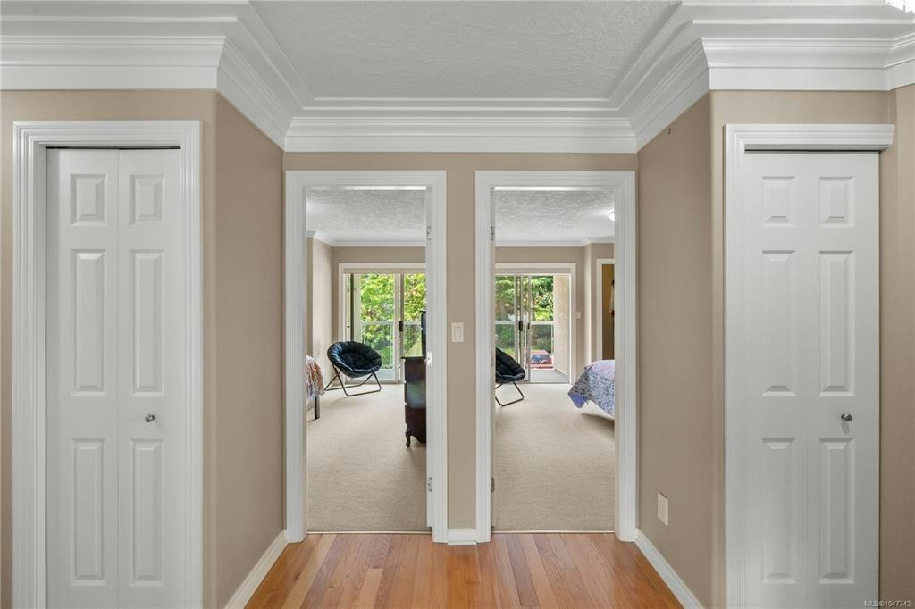 948 Boulderwood Rise, Saanich, BC, V8Y 3G5 - 34