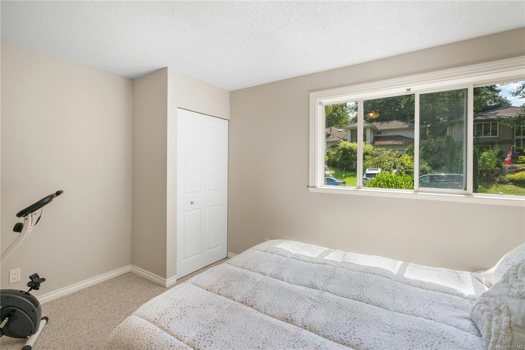 948 Boulderwood Rise, Saanich, BC, V8Y 3G5 - 49