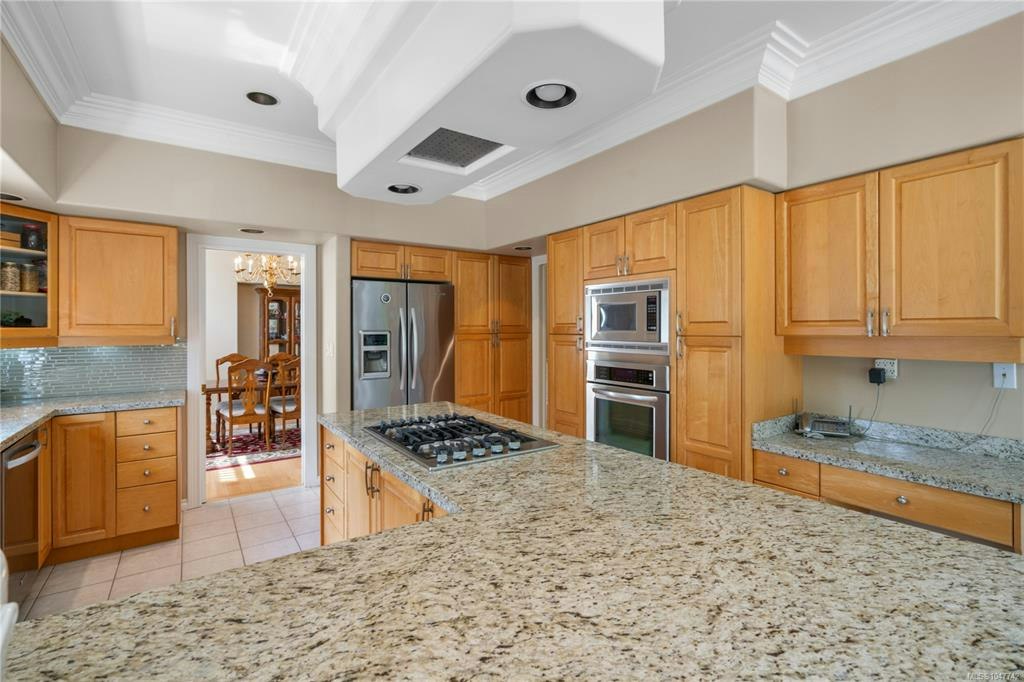 948 Boulderwood Rise, Saanich, BC, V8Y 3G5 - 15