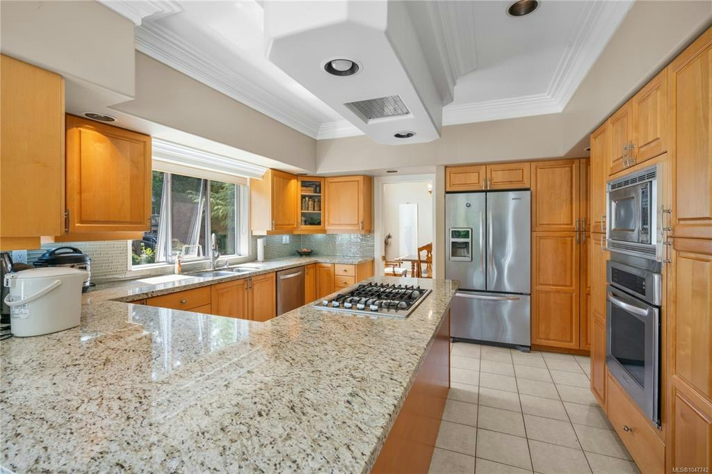 948 Boulderwood Rise, Saanich, BC, V8Y 3G5 - 14