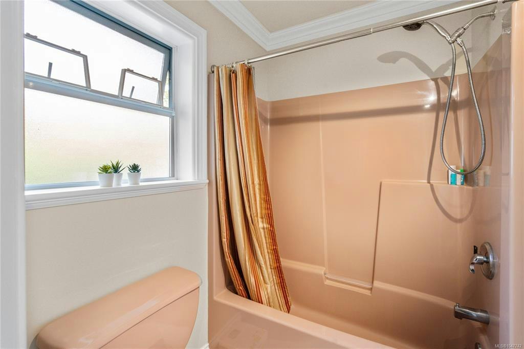 948 Boulderwood Rise, Saanich, BC, V8Y 3G5 - 42
