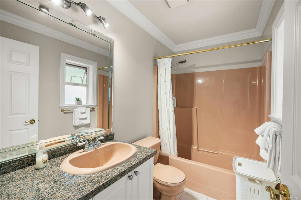 948 Boulderwood Rise, Saanich, BC, V8Y 3G5 - 39
