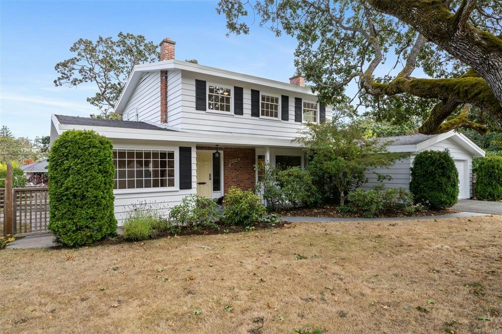 3558 Redwood Avenue, Oak Bay, BC, V8P 4Z7